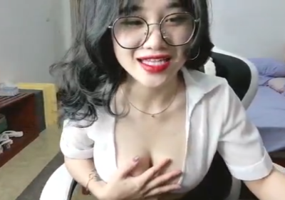 Sexquaylen ly ly na na livestream show lồn vú đẹp